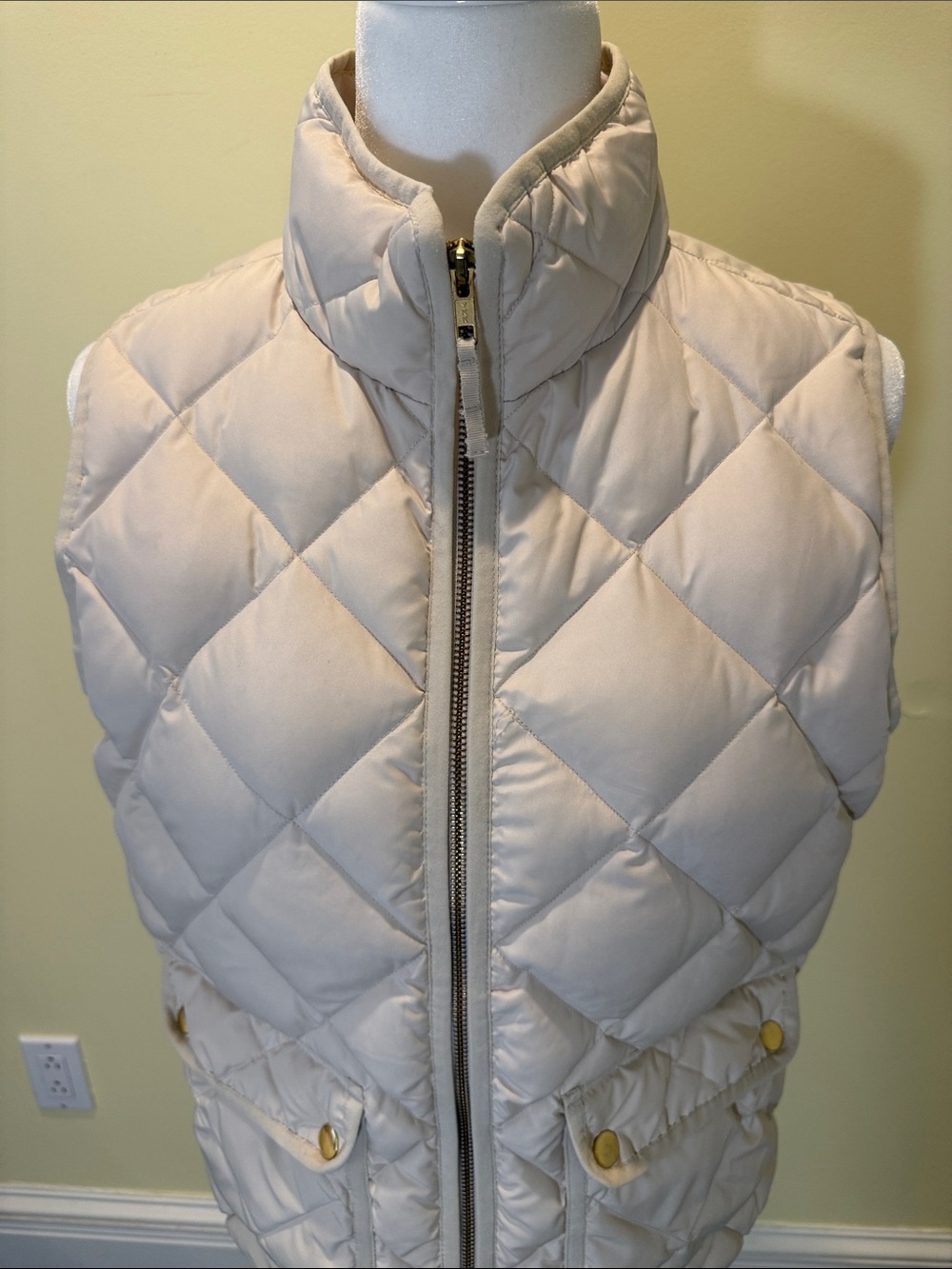 Women's J. Crew Quilted Cream Puffer Vest Size M